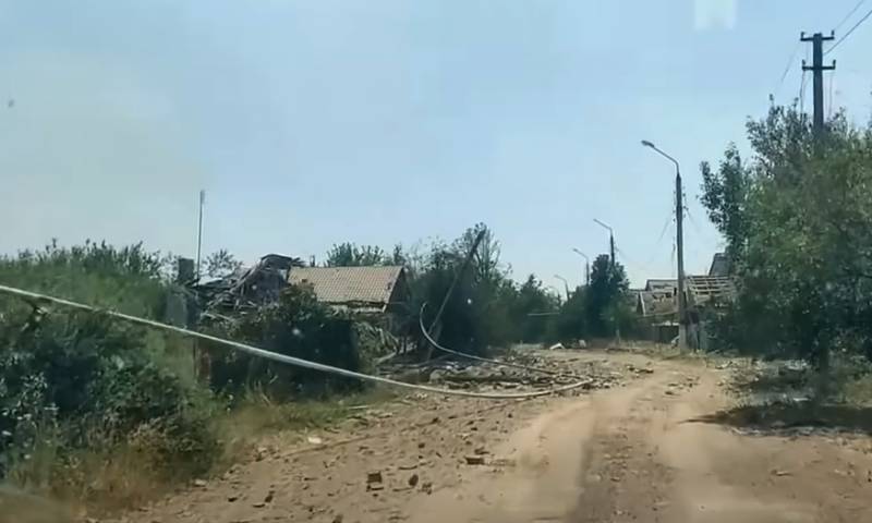 Украинские войска начали покидать Северск мелкими группами