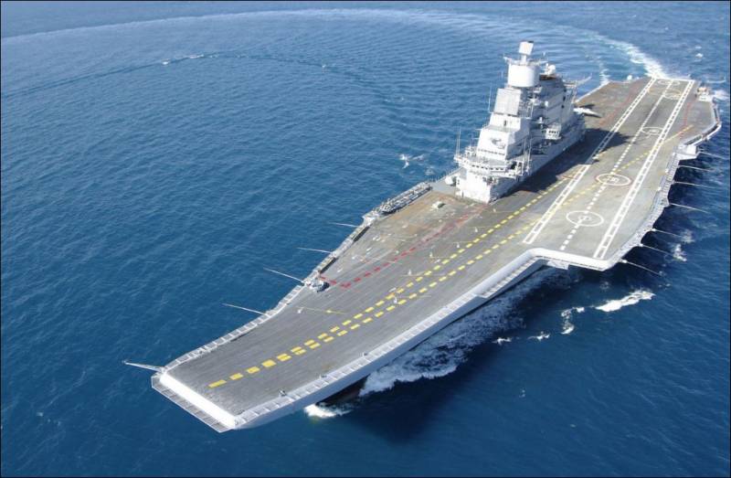 На борту индийского авианосца Vikramaditya произошёл пожар