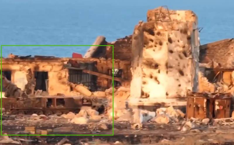 В снятое украинскими военными на Змеином видео попали разбитые российские ЗРК «Тор-М2» и «Панцирь-С1»