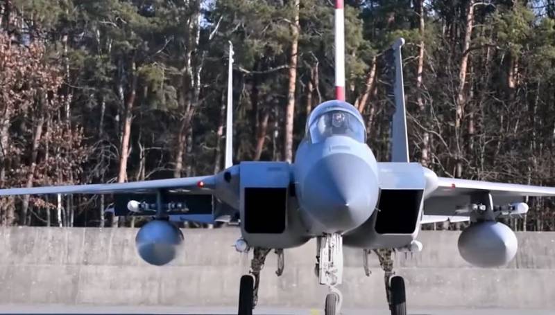 Украинские пилоты пересядут на американские истребители F-16 и F-15