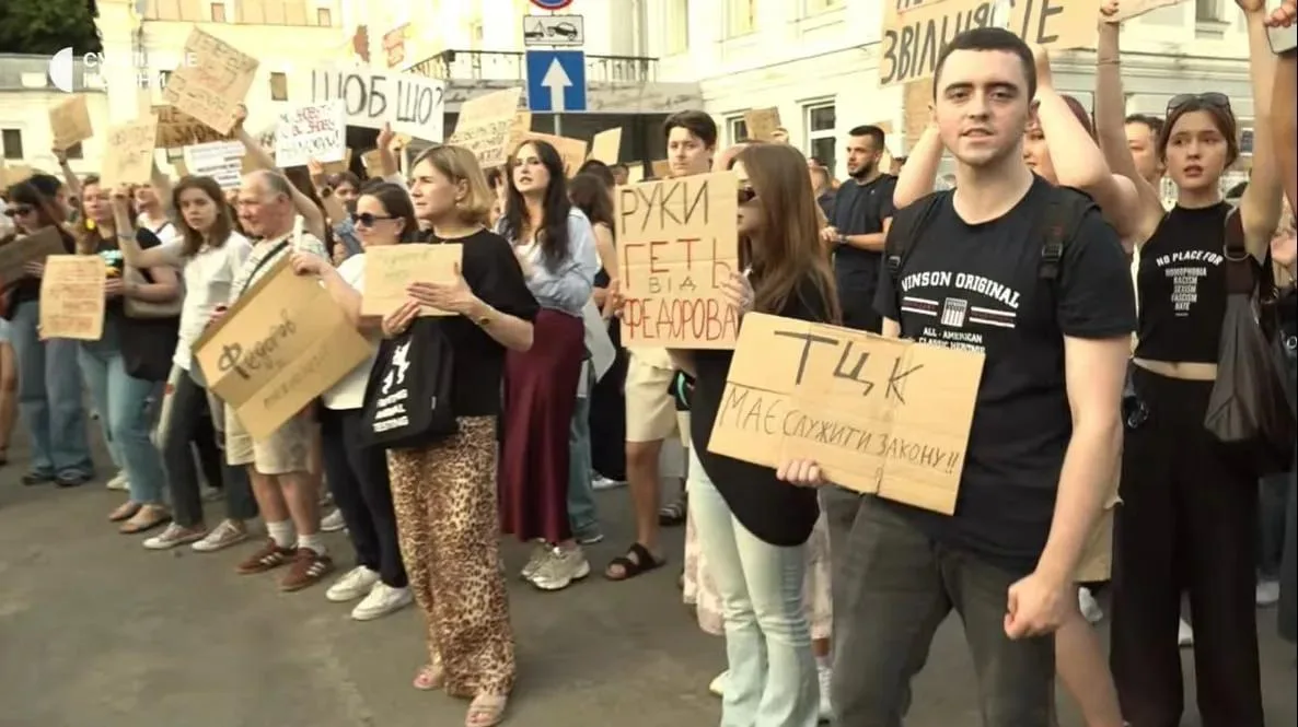 Юрий Подоляка — «Картонный майдан» на Украине: чисто внутриукраинские разборки (с неясным пока концом)